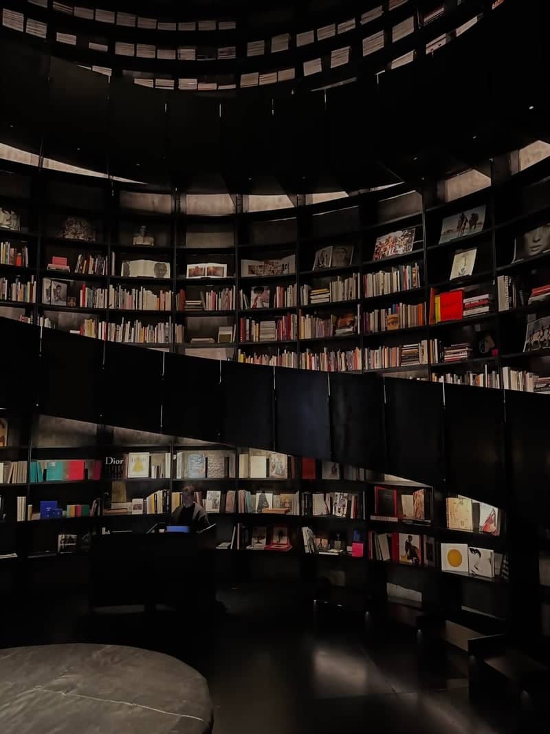Zara Home Flagship Library - Image 1