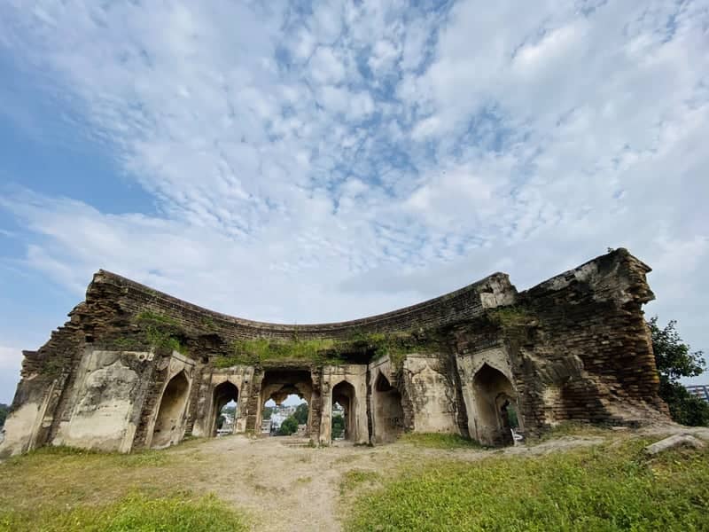 Akola Fort Ruins - Image 1