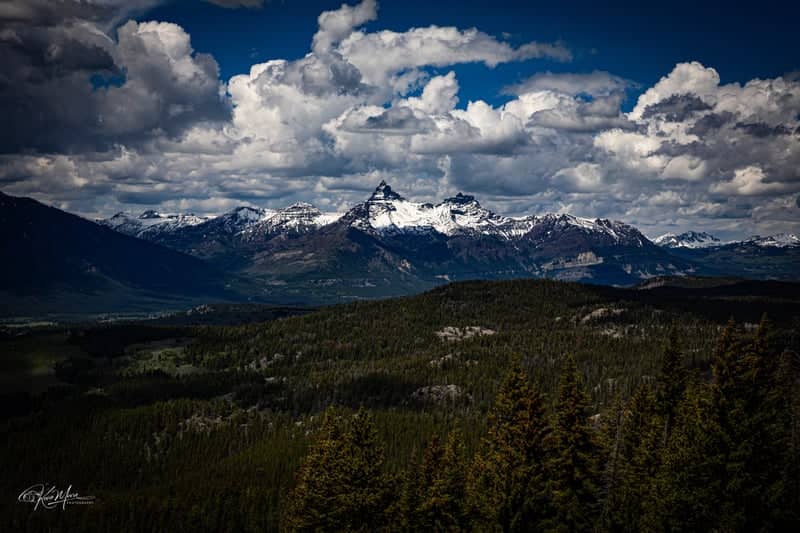 Beartooth Mountains Viewpoint - Image 1