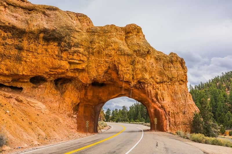 Red Canyon Arch - Image 1