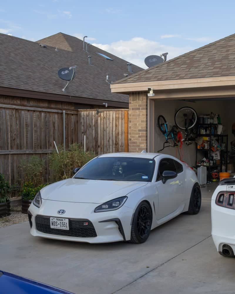 Suburban Driveway Car Shoot - Image 1