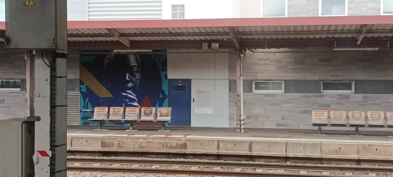 Angers-Saint-Laud Railway Station - Image 1