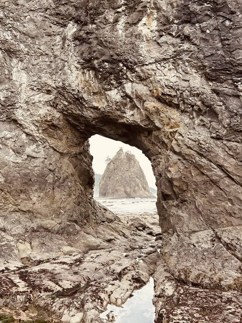Hole-in-the-Wall, Rialto Beach - Image 1