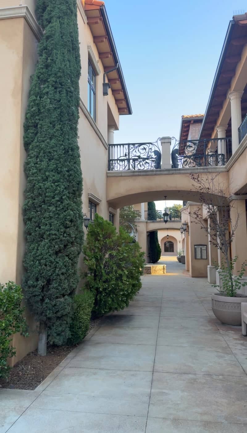 Mediterranean Courtyard at Morro Road - Image 1