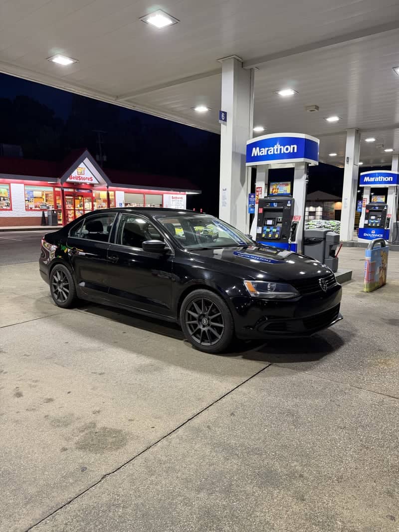 Marathon Gas Station Night Shoot - Image 1