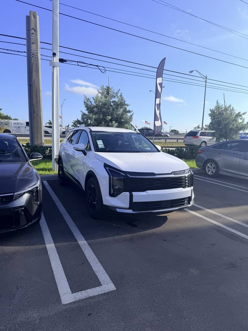 Miami Lakes Kia Dealership - Image 1