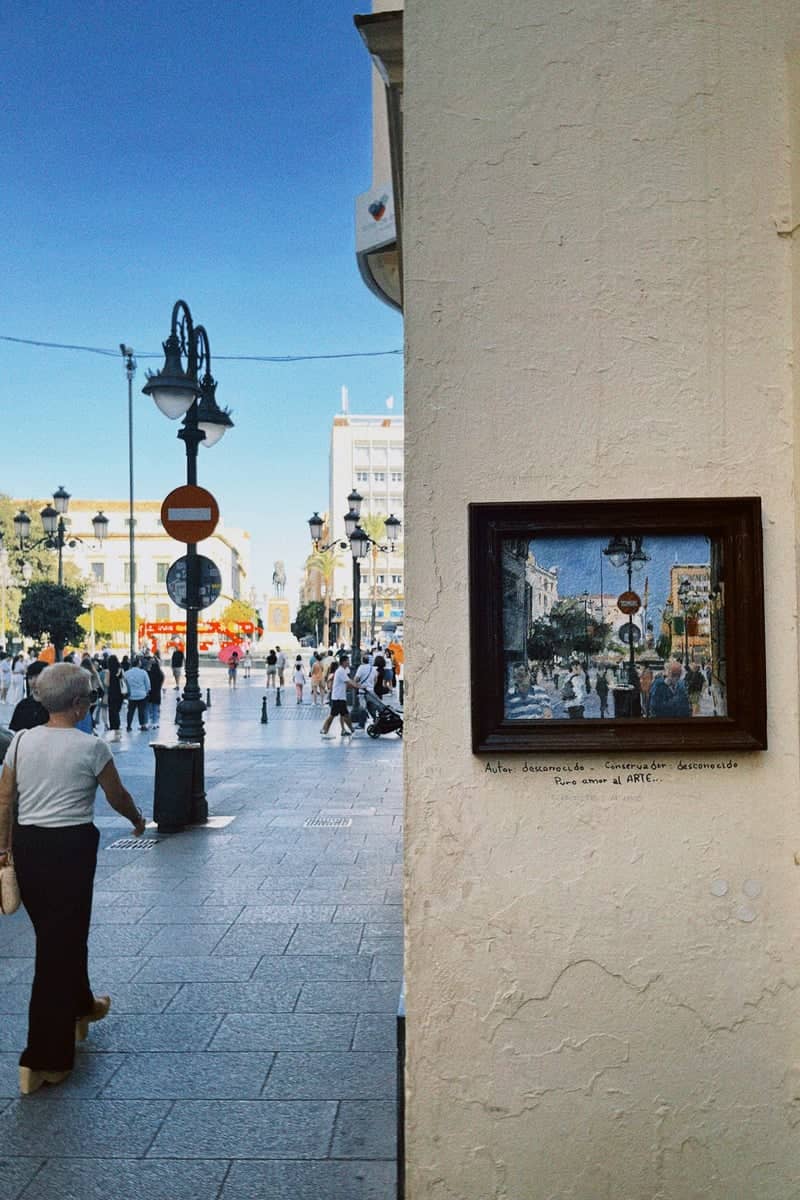 Plaza de las Tendillas Street Art - Image 1