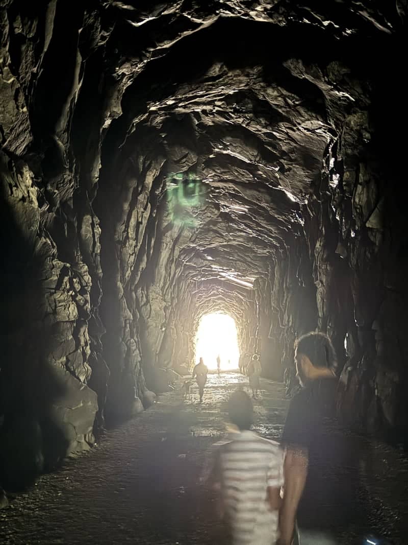 Othello Tunnels - Image 1