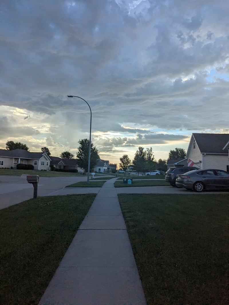 Maple Ridge Suburban Sunset Spot - Image 1