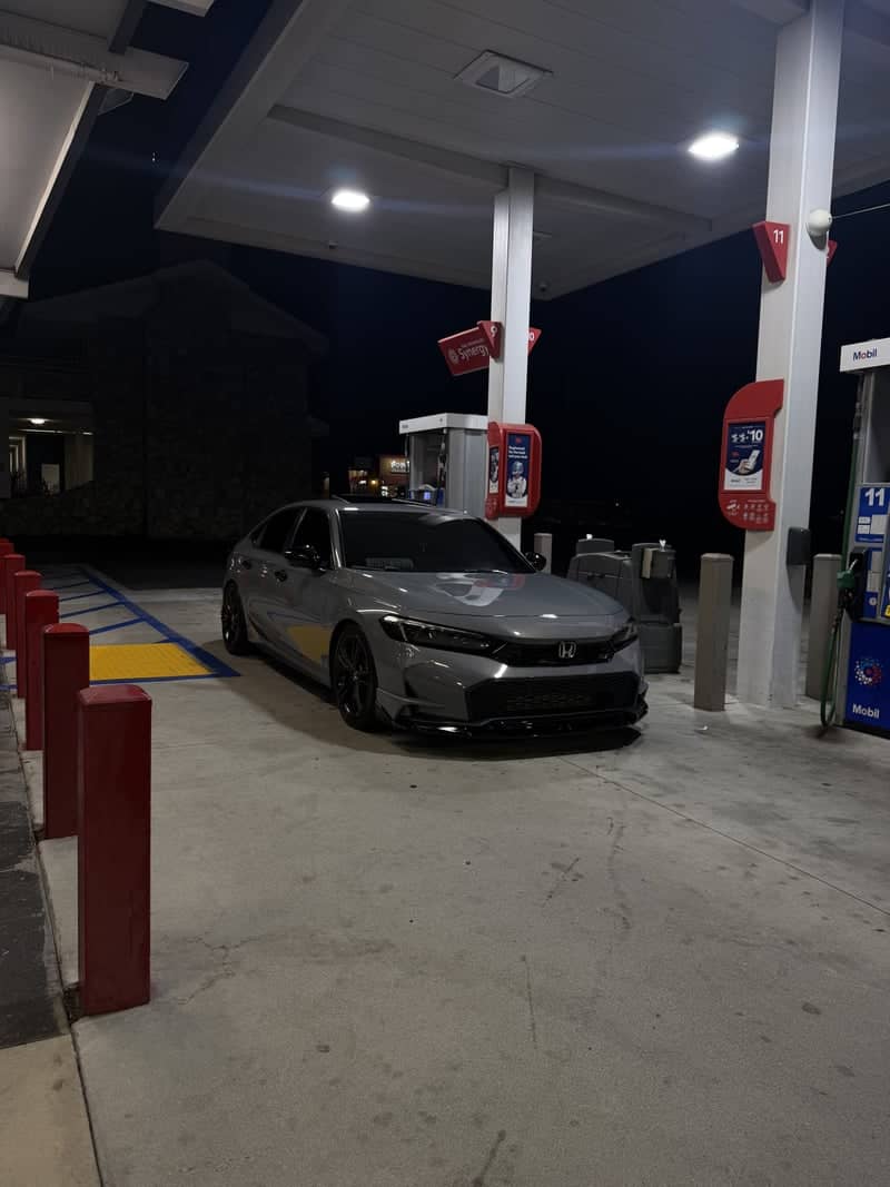 Mobil Gas Station Beaumont - Image 1