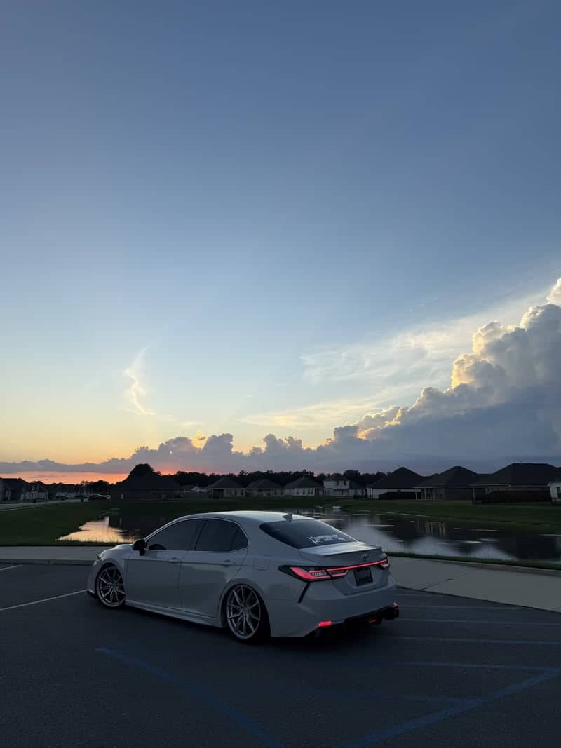 Broussard Lakefront Sunset Spot - Image 1